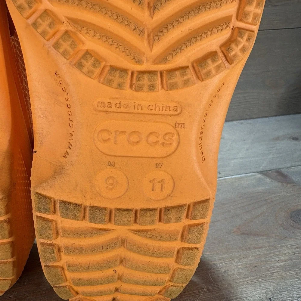 crocs classic mens size 9 shoes orange slip on comfort clogs sandals